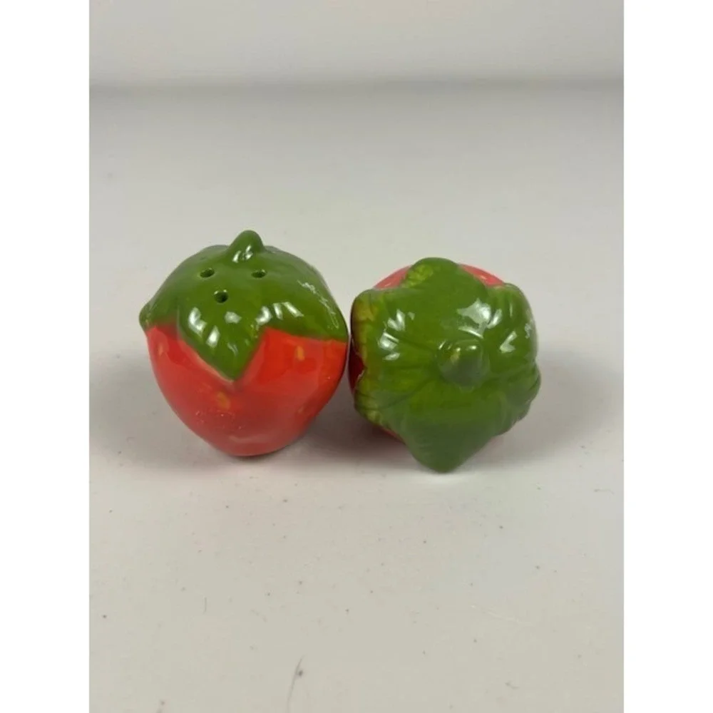 Strawberry‎ Dolly Parton Ceramic Salt and Pepper Shaker Set of 2 Cottagecore